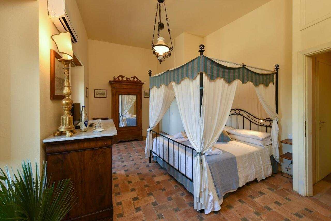 Castello Costaguti Hotel Roccalvecce Exterior photo
