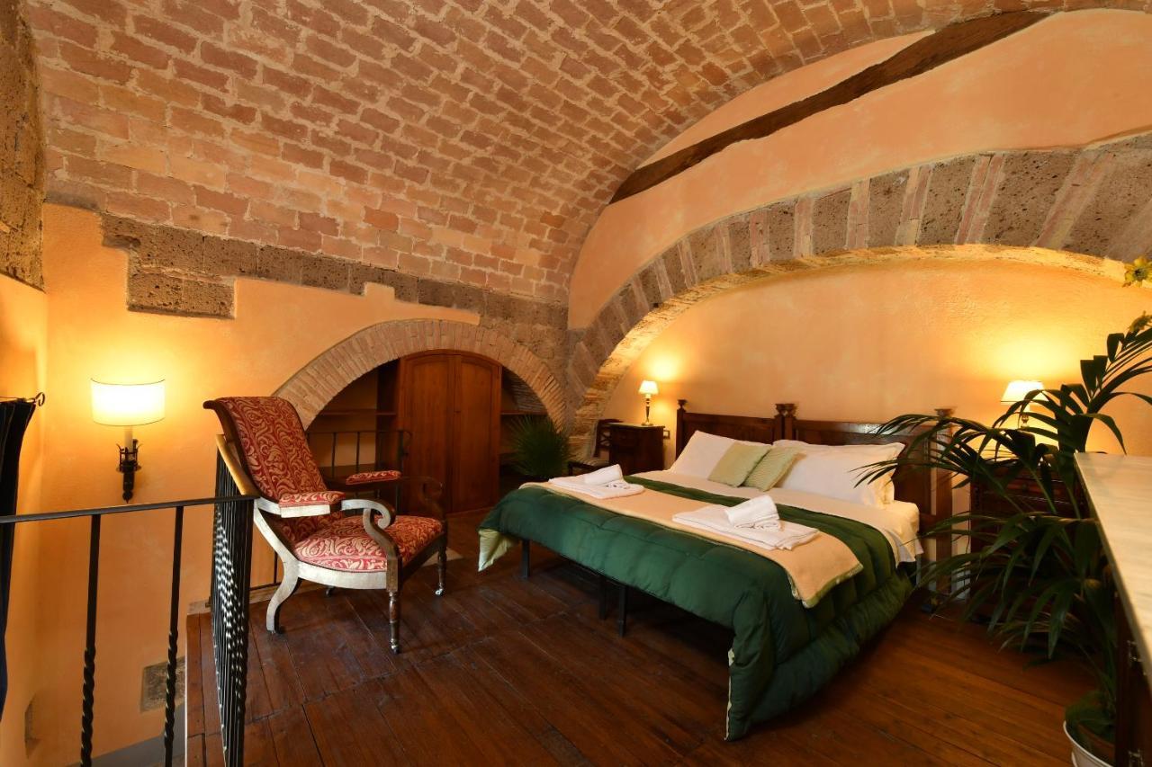 Castello Costaguti Hotel Roccalvecce Exterior photo
